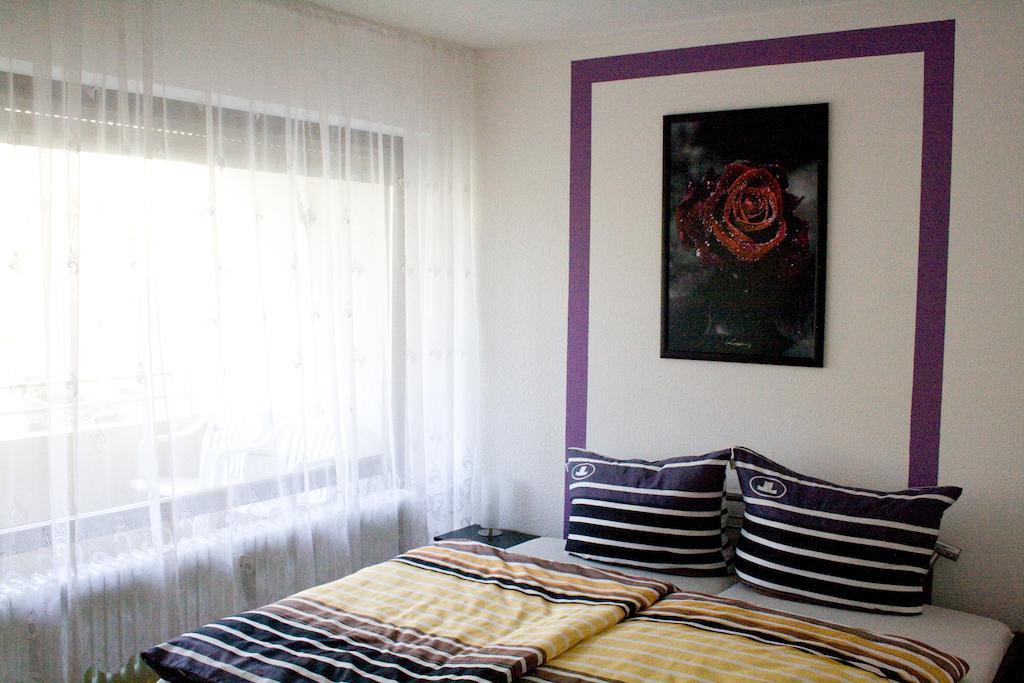 Appartement Julija Baden-Baden Oda fotoğraf